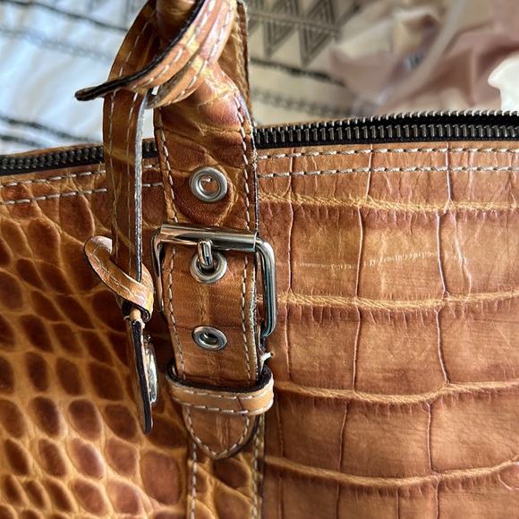 Dooney and Bourke Crocodile Embossed shoulder bag 🐊 - Picture 10 of 13